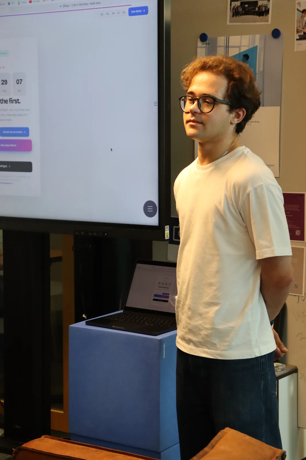 Demoing the DEasy landing & beta sign-up